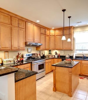 Kitchen_light_browns_island (2)